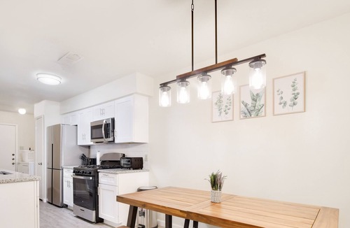 Scofield Farms House | Cozy duplex home close to domain- Great location