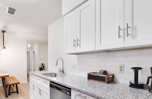 Scofield Farms House | Cozy duplex home close to domain- Great location