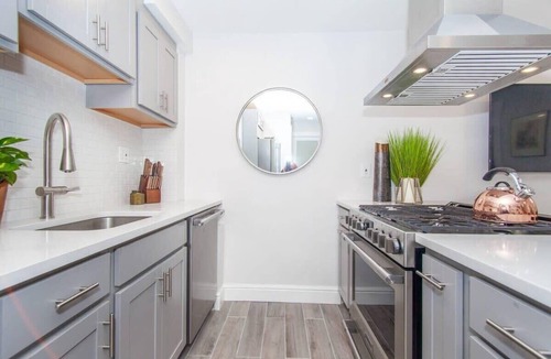 Highland Park House | Cozy Duplex | Near T