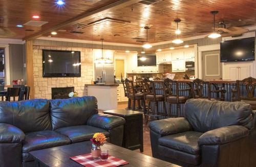 Denison Cabin | Cozy Duplex Style Cabin on Lake Texoma: Cabin 104