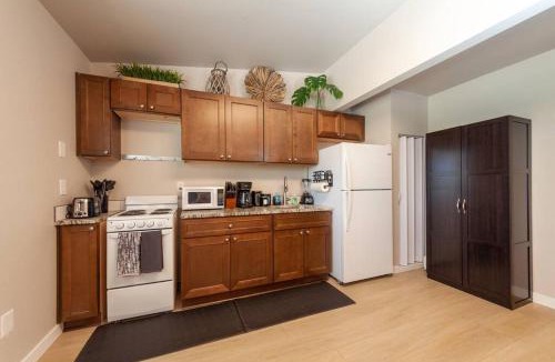 Valley House | Cozy Duplex Unit - Beautiful Lake Views