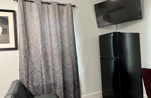 Greater East End Apartment | Cozy EaDo Studio 1-bedroom studio apartment in quaint Houston