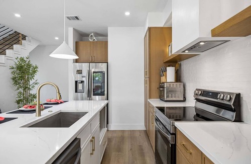 South Dallas - Fair Park House | Cozy East Dallas Escape Minutes to Deep Ellum