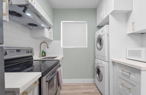 Woodbine Heights House | Cozy East York Bungalow 15 minutes from Downtown Toronto