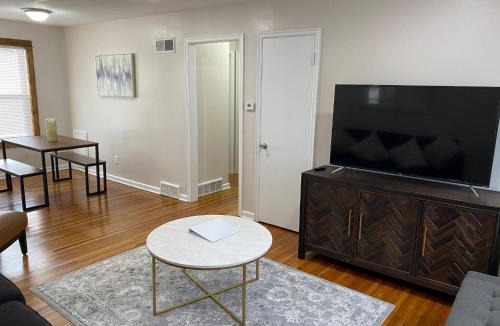 Greenwich House | Cozy Eastside Bungalow