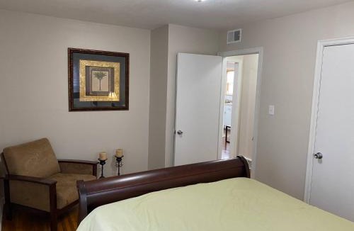 Greenwich House | Cozy Eastside Bungalow