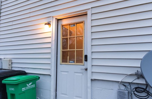 Lanham House | Cozy Eclectic Lanham Suite - Close to DC!