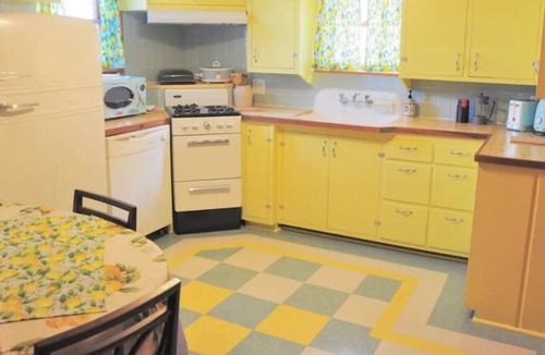 Cheyenne Apartment | Cozy Eclectic Vintage Apartment in 1940's Cottage
