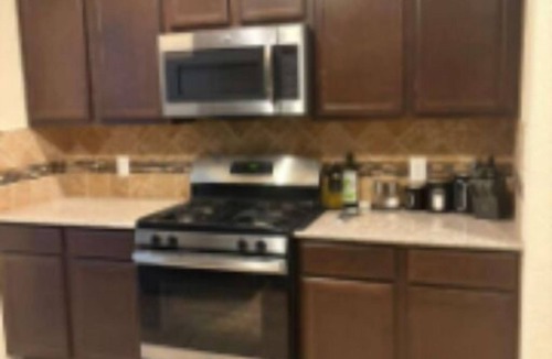 Tomball House | Cozy Elegance Comfortable Home in Quiet Tomball