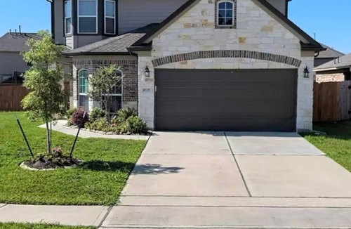 Tomball House | Cozy Elegance Comfortable Home in Quiet Tomball
