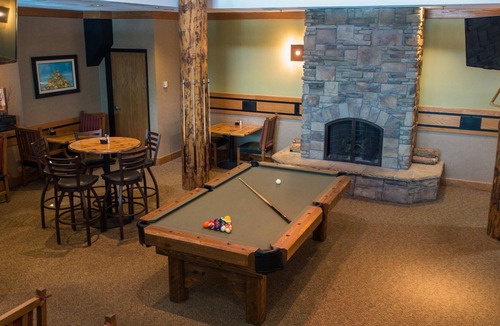 Mount Crested Butte Condo | Cozy + Elegant Mountain Condo with Sauna Access!
