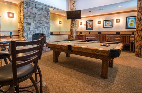 Mount Crested Butte Condo | Cozy + Elegant Mountain Condo with Sauna Access!