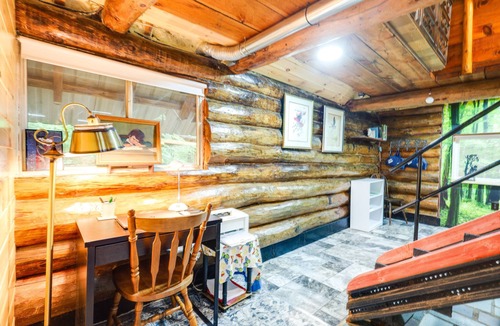 Elizabethtown Cabin | Cozy Elizabethtown Cabin w/Fire Pit!