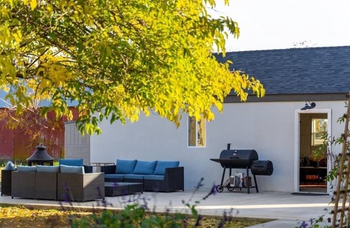 Elverta House | Cozy Elverta Ranchette On 2-Acres! Pet Friendly!