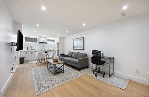 Pickering Apartment | Cozy Entire Apartment - Quiet & Privacy