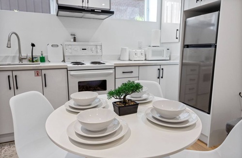 Pickering Apartment | Cozy Entire Apartment - Quiet & Privacy