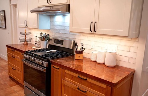 Harvard House | Cozy Escape at Moose Hollow