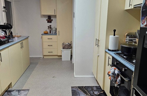 Sunbury House | Cozy Escape