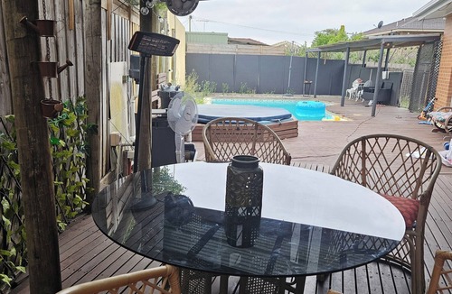 Sunbury House | Cozy Escape