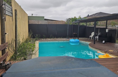 Sunbury House | Cozy Escape