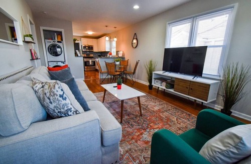 West Plaza House | ★ Cozy Escape★ Central Home ★ Plaza KC
