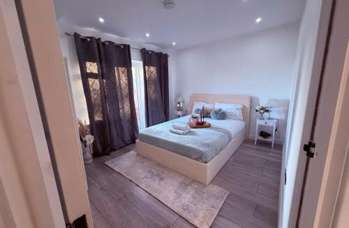 Northfield Apartment | Cozy Escape Garden Flat