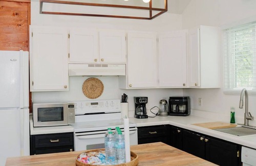 West Valley City House | Cozy Escape|Modern|4BR|NearSLC
