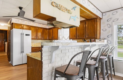 Cedar Lane House | Cozy Escape on The Caney Creek - Sargent, Tx - Excellent Fishing