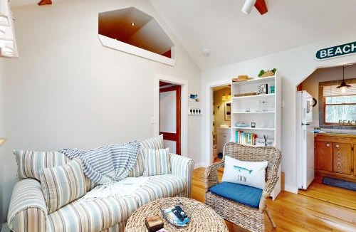 Eastham House | Cozy Escape on the Cape