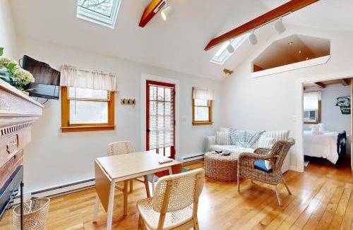 Eastham House | Cozy Escape on the Cape