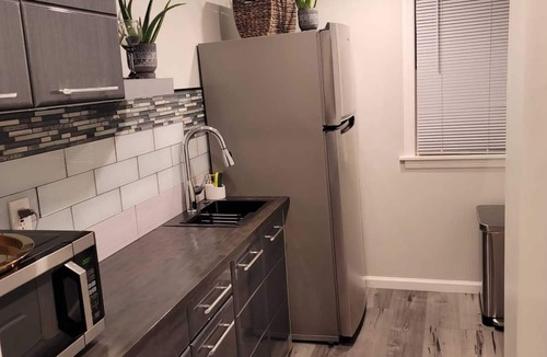 Alden Manor House | Cozy Exotic Studio Retreat