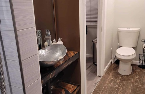 Alden Manor House | Cozy Exotic Studio Retreat