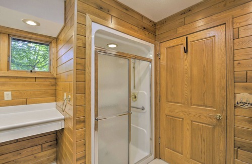 Brill Cabin | Cozy Expansive Lakefront Getaway w/ Spacious Deck!