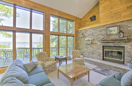 Brill Cabin | Cozy Expansive Lakefront Getaway w/ Spacious Deck!