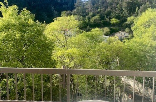 Amelie-les-Bains-Palalda Apartment | Cozy F2 Apartment with Parking, Balconies, and WIFI Near Thermal Baths
