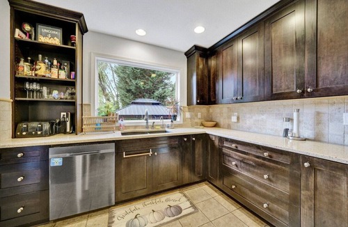 Bull Mountain House | Cozy Fall Retreat w/Swim Spa