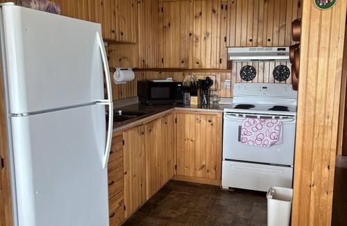 Bonshaw Cottage | Cozy, family and pet friendly cottage that is steps to a beautiful PEI beach.