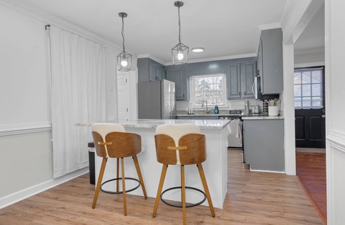 Goldrock House | Cozy Family Cottage ~ Prime Location!