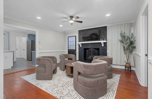 Goldrock House | Cozy Family Cottage ~ Prime Location!