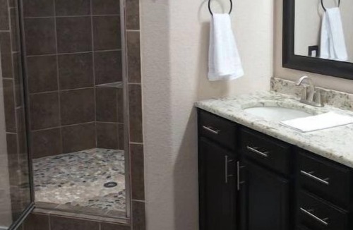 Converse House | Cozy/Family Friendly 3 BR House