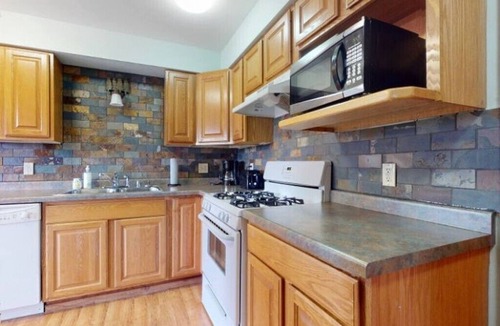 Warrens Cabin | Cozy Family Friendly Blue Cabin Unit B