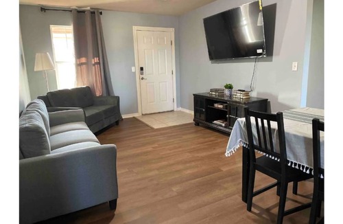 Lawton House | Cozy Family Friendly, Close to Fort Sill/Hospital
