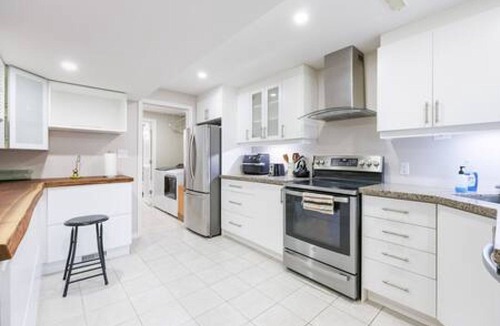 Brampton House | Cozy Family-Friendly Private Basement Suite