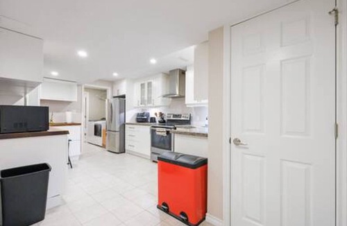 Brampton House | Cozy Family-Friendly Private Basement Suite