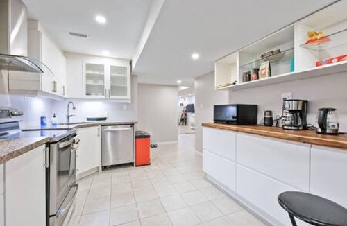 Brampton House | Cozy Family-Friendly Private Basement Suite