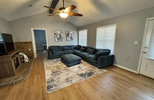 Conroe House | Cozy Family Getaway!