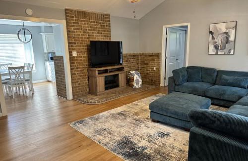 Conroe House | Cozy Family Getaway!