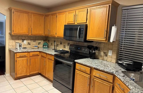 Lake Dallas House | Cozy Family Getaway w/Pool Near Lake Lewisville