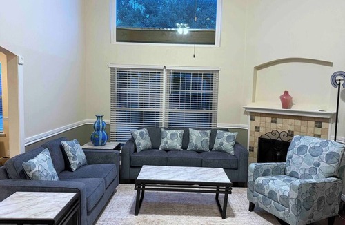 Lake Dallas House | Cozy Family Getaway w/Pool Near Lake Lewisville
