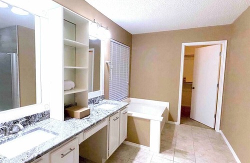 Lake Dallas House | Cozy Family Getaway w/Pool Near Lake Lewisville